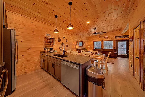 Full Kitchen and Dining Area - Firefly Ridge