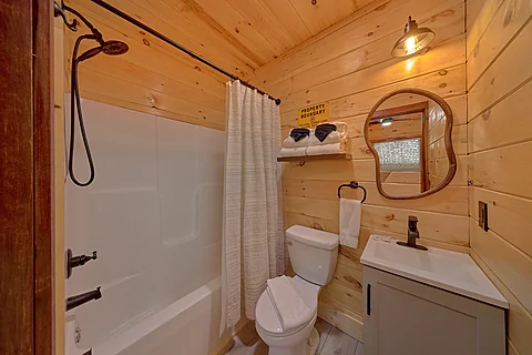 Full Bathroom in Private Cabin - Firefly Ridge