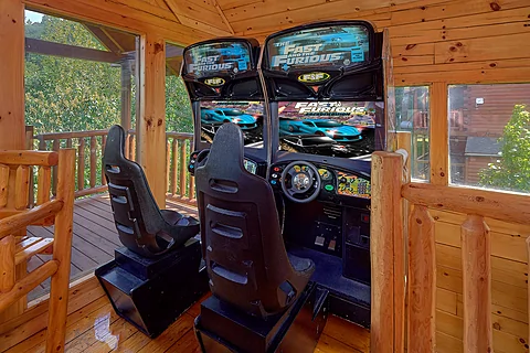 Rental cabin with pool table, racing game arcade - Fun Zone