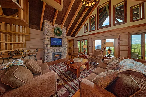 4 bedroom luxury cabin with fireplace and views  - Grouse Ridge Lodge