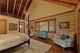 4 bedroom cabin with private queen bedroom