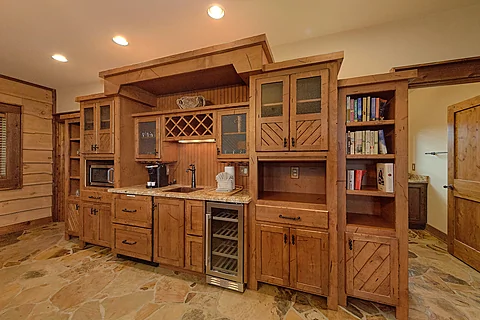 4 bedroom cabin with mini kitchen in game room - Grouse Ridge Lodge