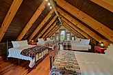 4 bedroom cabin with spacious loft bedroom