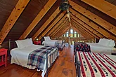 4 bedroom cabin rental with 6 twin beds