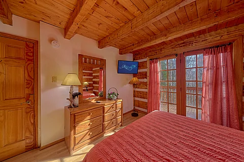 Spacious 5 Bedroom Cabin in Gatlinburg - Hearts Desire