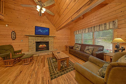2 Bedroom Cabin in Gatlinburg Sleeps 7 - Hemlock Hideaway