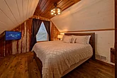 Sevierville Cabin with Queen Bed
