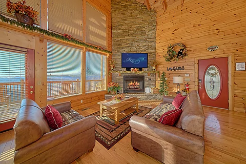 4 Bedroom Cabin with Gas Fireplace - Lookout Lodge