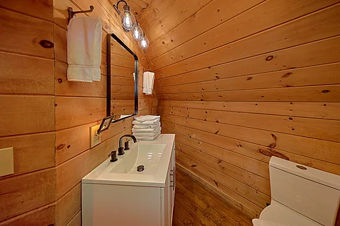 Master Bathroom Sleeps 4 - Merry Weather