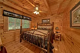 4 bedroom luxury cabin with King Bedroom