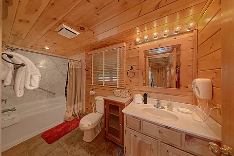 4 King bedrooms in Sevierville cabin rental - Million Dollar View