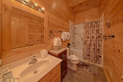 Rental Cabin bedroom with 2 King beds - Million Dollar View