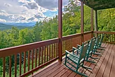 4 bedroom cabin with views of the mountains