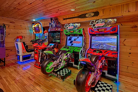 Cabin with motorcycle racing arcade games  - Mountain Bearadise