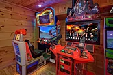 4 bedroom cabin with huge Arcade Game room