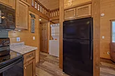 1 bedroom cabin with kitchen and washer dryer