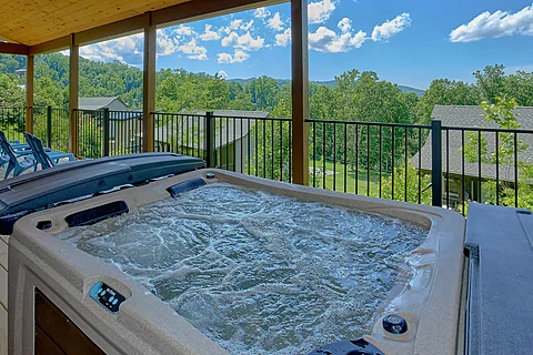 3 bedroom cabin in Gatlinburg with hot tub - Mountain Harmony