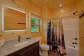 Gatlinburg cabin rental with 3 private bathrooms