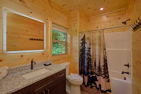 Gatlinburg cabin rental with 3 private bathrooms - Mountain Harmony