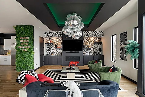 Nashville 4 bedroom rental with fireplace - Nashville Neon Nights