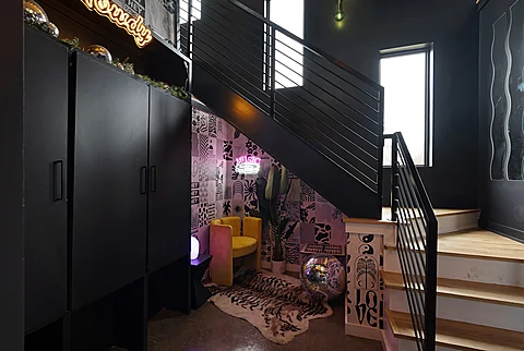 Stylish overnight rental in downtown Nashville - Nashville Neon Nights