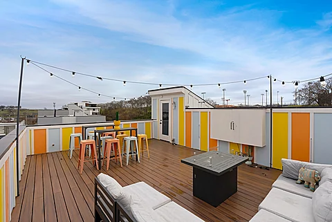 Downtown Nashville rental with rooftop fire pit - Nashville Neon Nights