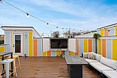 Rooftop bar and TV in 4 bedroom rental home