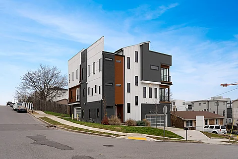 Downtown Nashville 4 bedroom luxury rental - Nashville Neon Nights