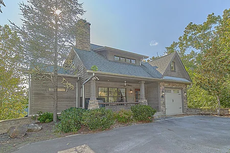 Smokey Ridge: 4 Bedroom Sevierville Cabin Rental