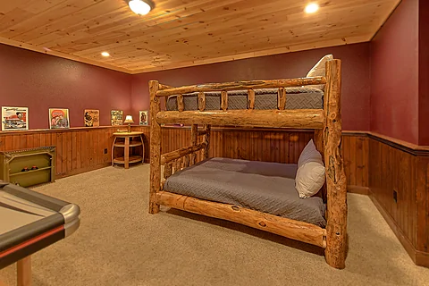 Queen Bunk Bed - Northern View Lodge