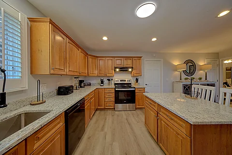Large Fully Equipped Kitchen with WiFi - Palmer's Place