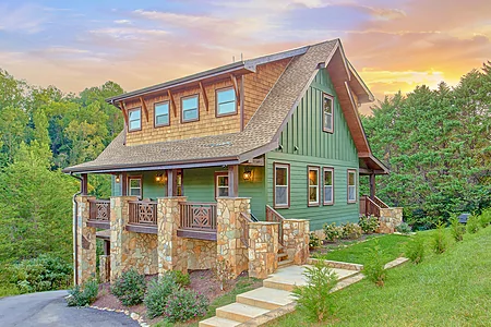 The Bear and Buck: 4 Bedroom Sevierville Cabin Rental