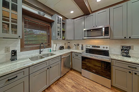 Fully Equipped Kitchen with Modern Appliances - Rainbow Valley Retreat