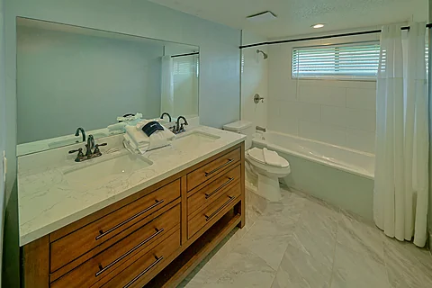 Budget Friendly 6 bedroom vacation home rental - Relax Inn