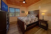 Luxurious cabin with 22 king beds