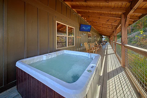 Resort cabin with 25 bedrooms and 2 hot tubs - Rocky Top Lodge