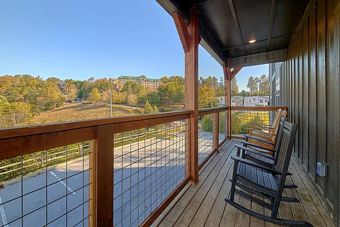 25 bedroom cabin with rocking chairs to relax - Rocky Top Lodge