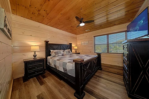 Resort rental cabin for groups of 70 or more - Rocky Top Lodge