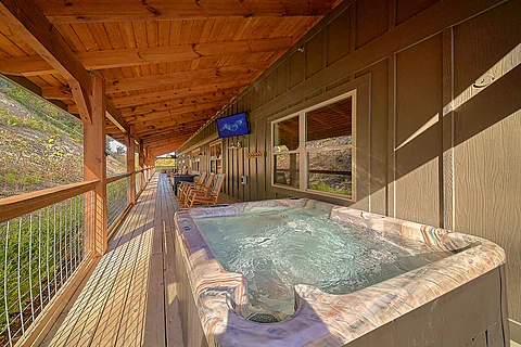 Luxury cabin with 2 Hot Tubs and 25 bedrooms - Rocky Top Lodge