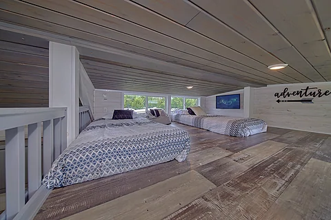 Wears Valley Tiny Home with Twin Beds - Southern Comfort