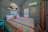 One Bedroom Tiny Home with Queen Bed Sleeps 6