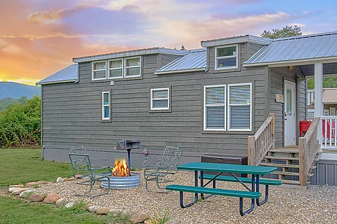 Tiny Home near Pigeon Forge with Fire Pit - The Happy Shack