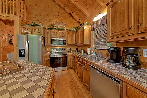 Fully Equipped Kitchen  - Tomahawk Lodge