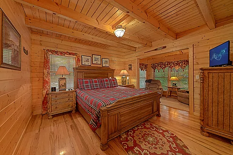 3 Bedroom Cabin with King Bed and WiFi - Tomahawk Lodge