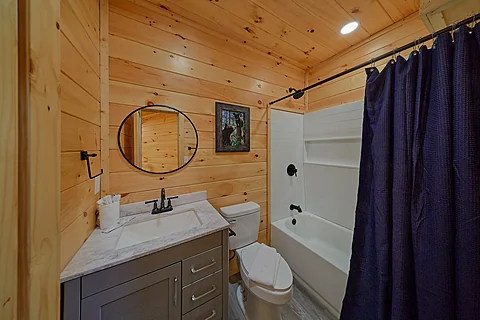 Large Group Cabin with 8 bedrooms and 7 Baths - Waldens Creek Oasis