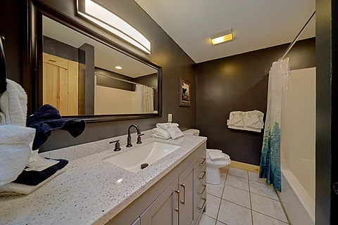 8 bedroom rental cabin with 7 full bathrooms - Waldens Creek Oasis