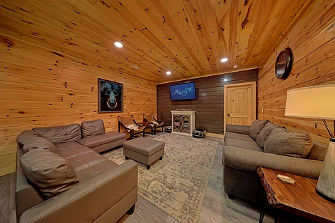8 bedroom rental cabin with 2 Living rooms - Waldens Creek Oasis