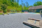 8 bedroom cabin with Horseshoes and basketball