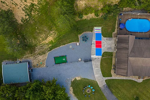 Family Friendly cabin rental with outdoor pool - Waldens Creek Oasis