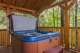 2 Bedroom Cabin near Gatlinburg with Hot Tub